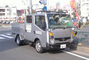 広報車による防犯パトロール